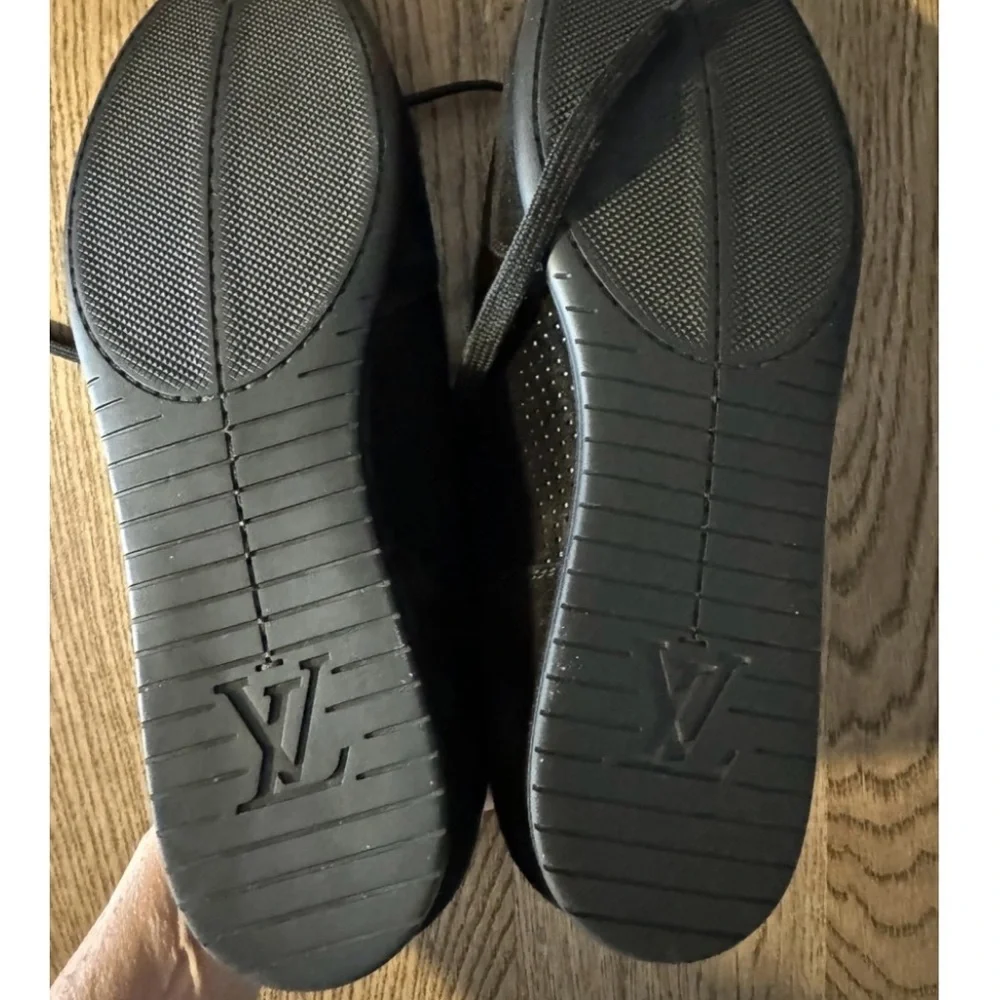 Louis Vuitton Sneakers - Picture 4 of 9